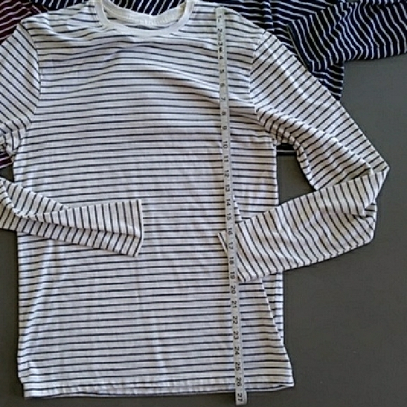 Lot of 3 Old Navy Striped Long Sleeve Tees Size Medium - Picture 3 of 4